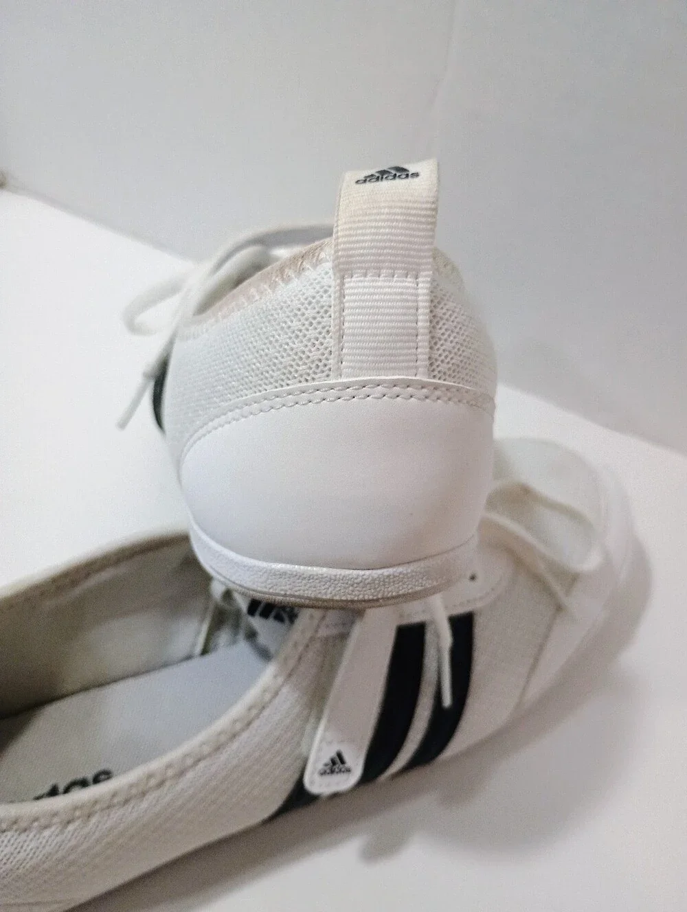 Adidas Diona 2.0 Sneakers Athletic Tennis Shoes White Black Women's Sz 9